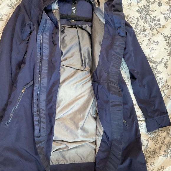 Lululemon Savasana Waterproof Jacket - Picture 7 of 13